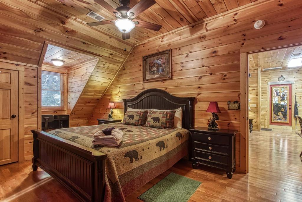 סביירוויל Papa Bear, Hot Tub, Wifi, 1089 Free Tickets Each Paid Day, Dollywood And More מראה חיצוני תמונה