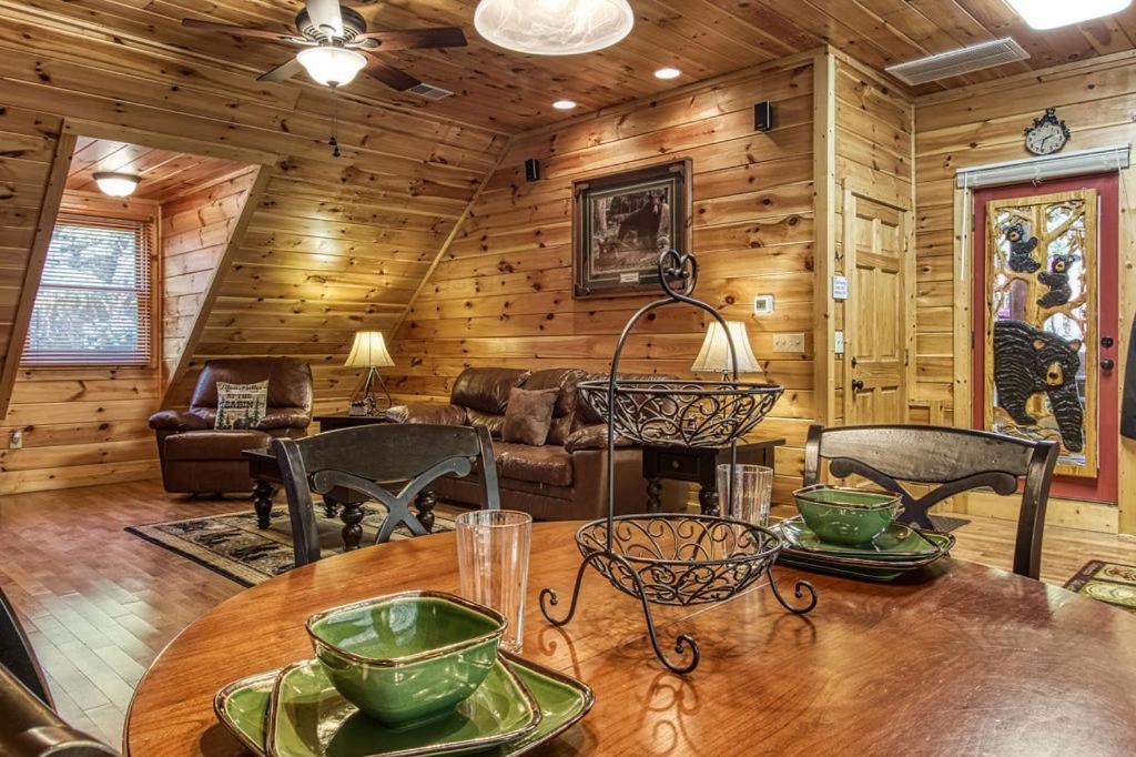 סביירוויל Papa Bear, Hot Tub, Wifi, 1089 Free Tickets Each Paid Day, Dollywood And More מראה חיצוני תמונה